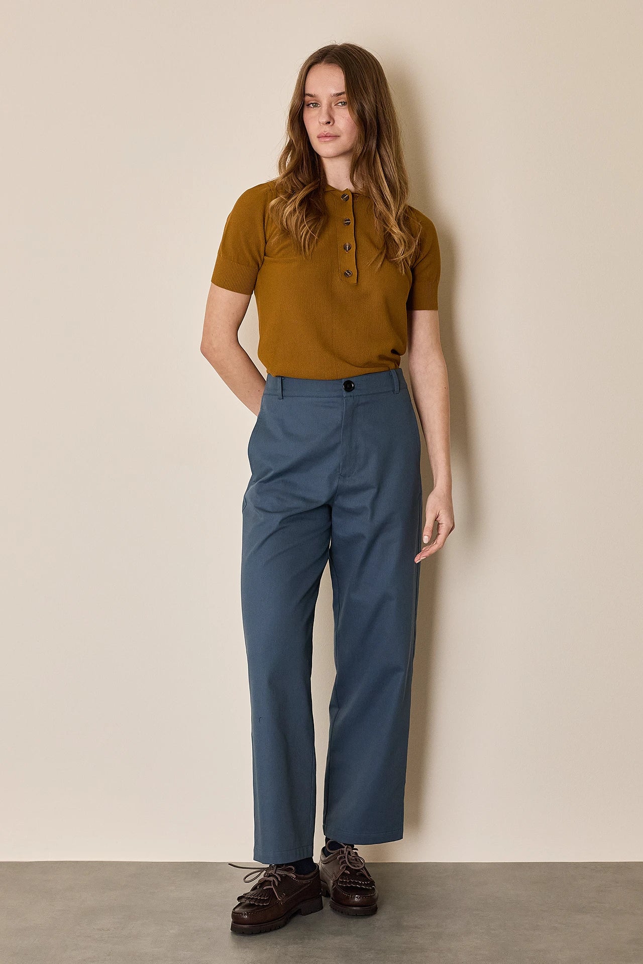 Pantaloni in cotone sostenuto