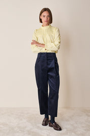 Cotton top with pleats and ruffled collar