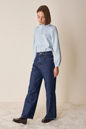 Cotton top with pleats and ruffled collar