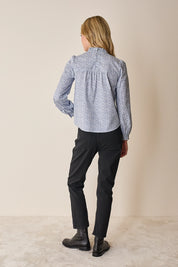 Cotton top with pleats and ruffled collar