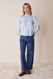 Cotton top with pleats and ruffled collar