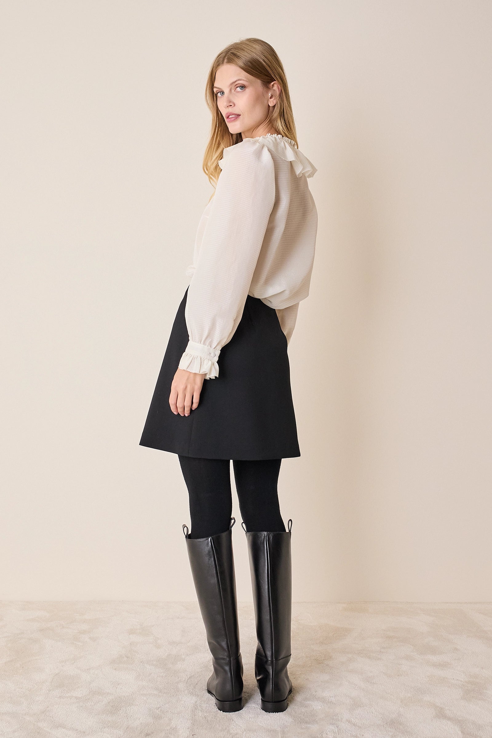 Camicia in seta con colletto volant