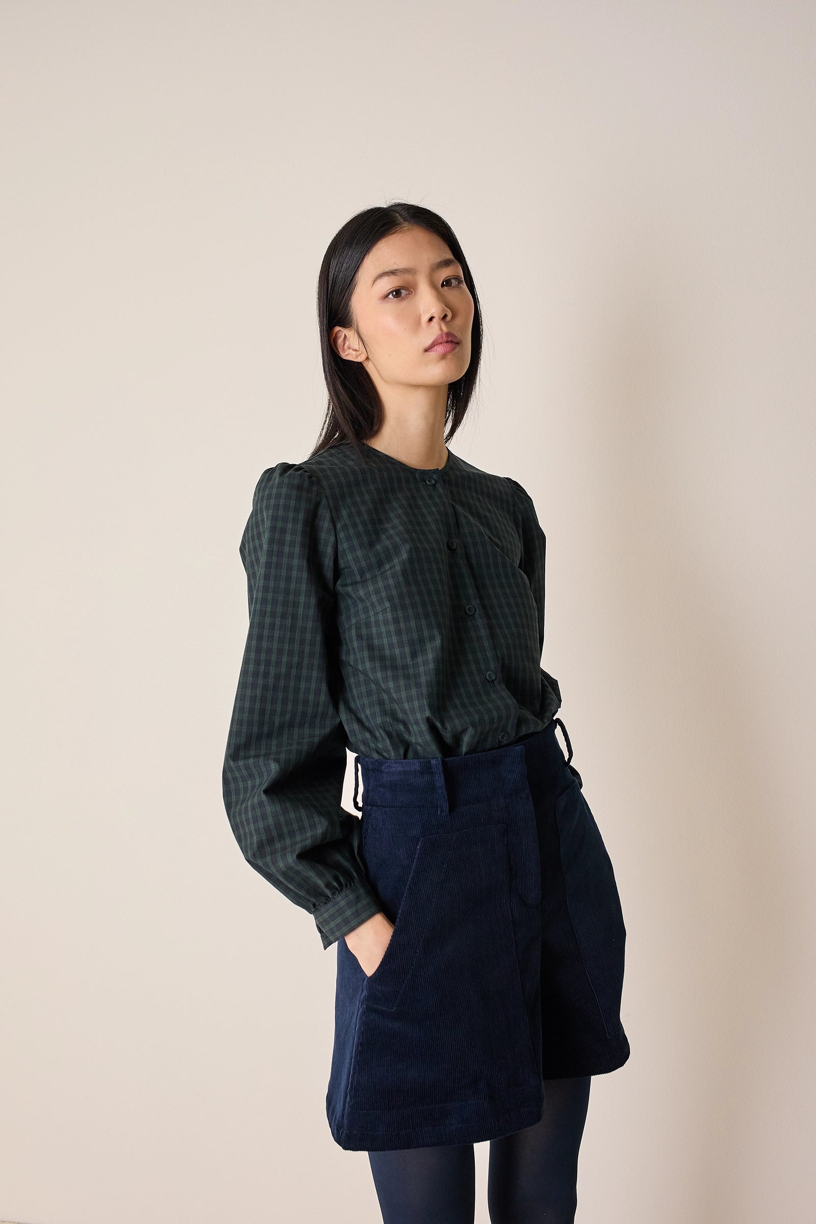 Camicia girocollo con maniche a sbuffo