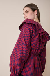 Top a quadretti con maxi volant