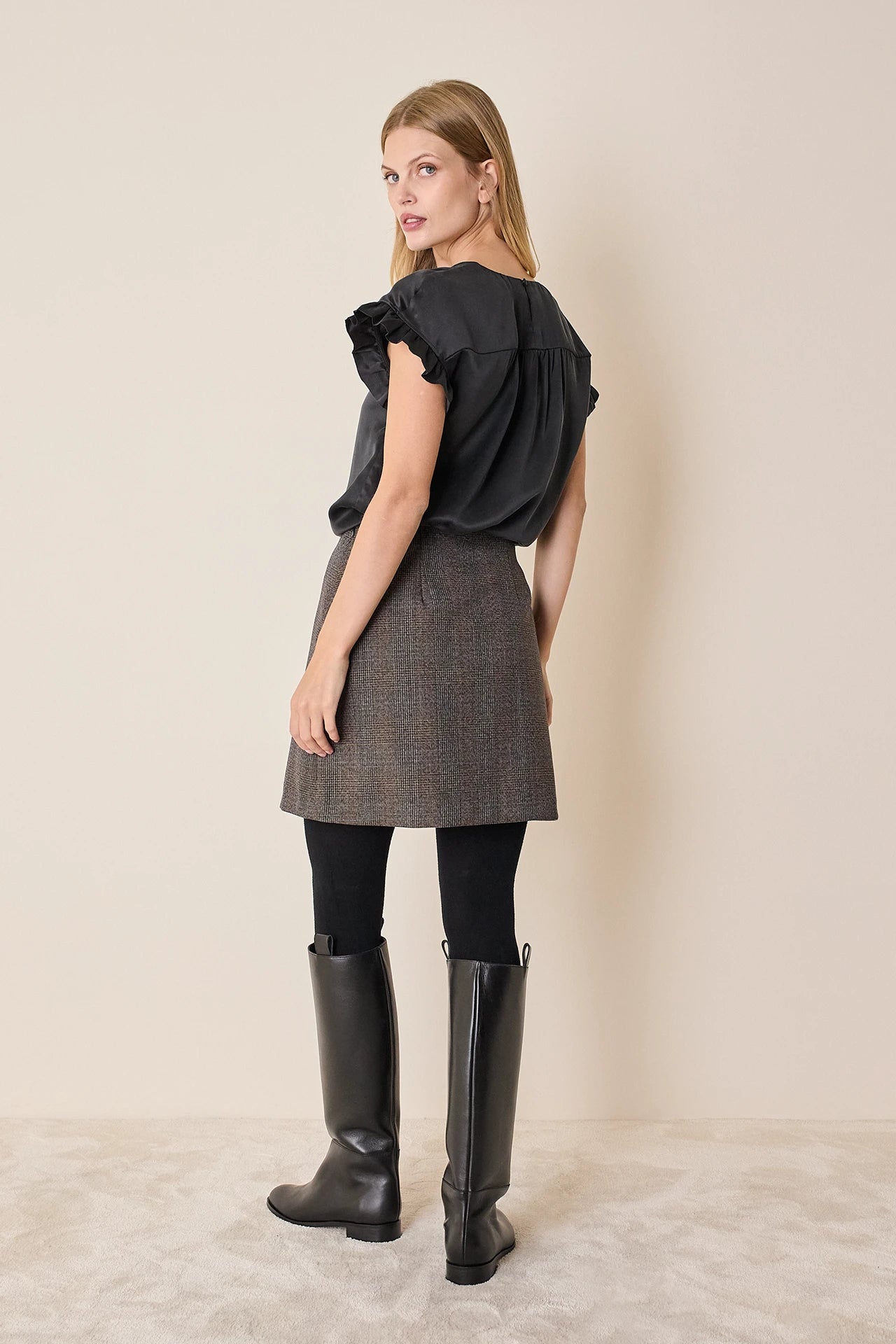 Top in seta con maniche volant