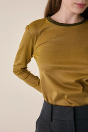 T-shirt a maniche lunghe con profilo a contrasto