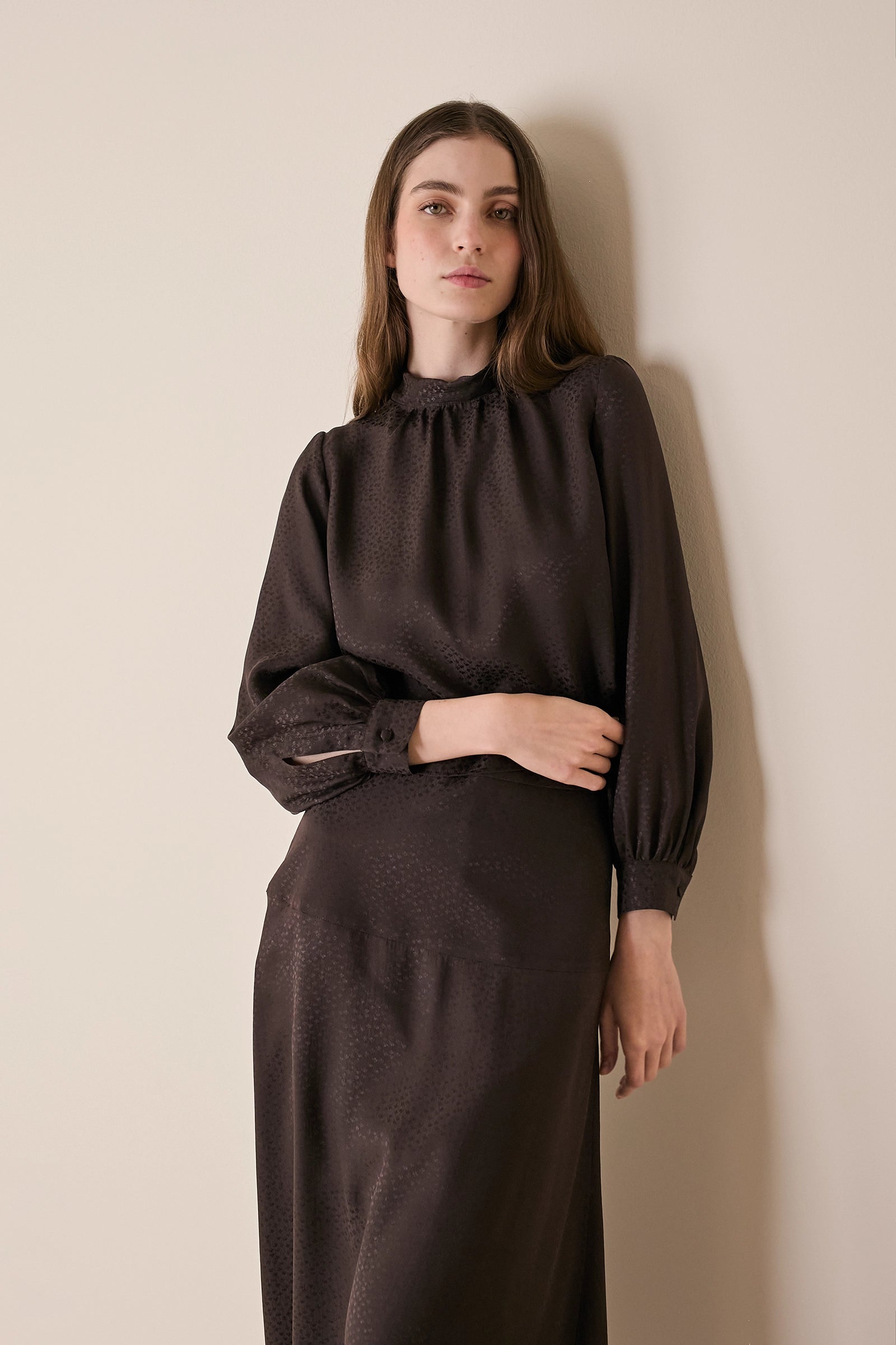 Top in blend di seta con collo foulard