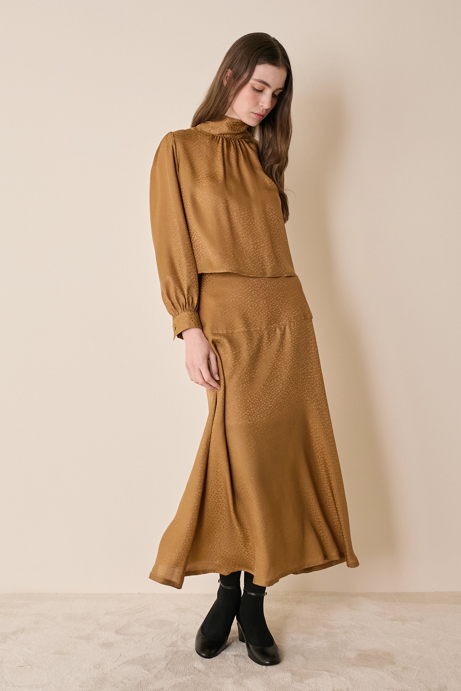 Top in blend di seta con collo foulard