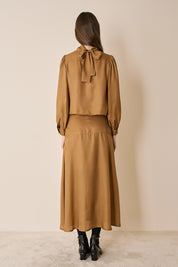 Top in blend di seta con collo foulard