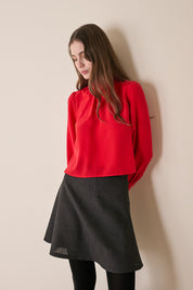 Top in seta con collo foulard