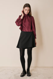 Top in seta con collo foulard