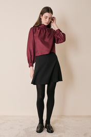 Top in seta con collo foulard