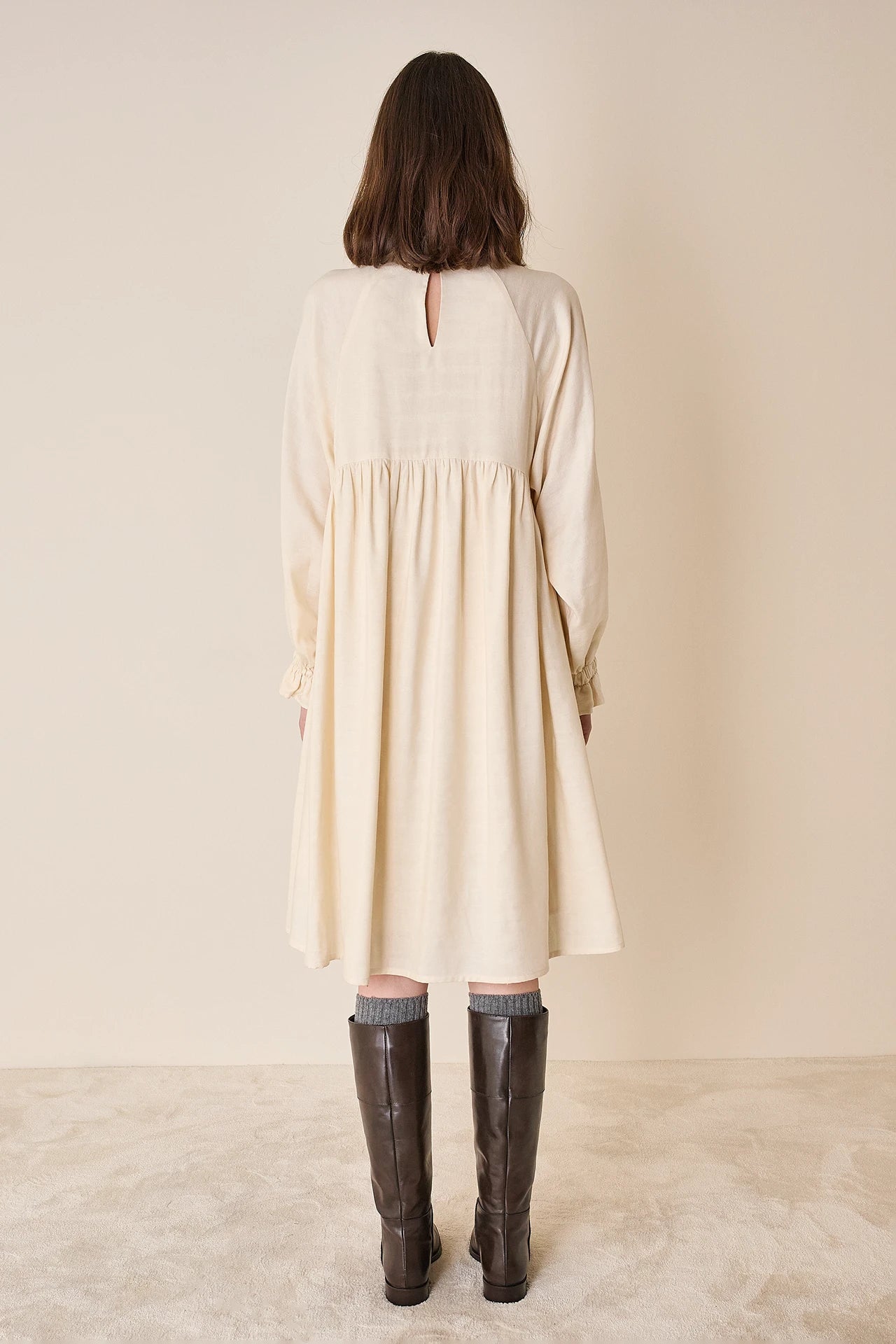 Puff-sleeve dress