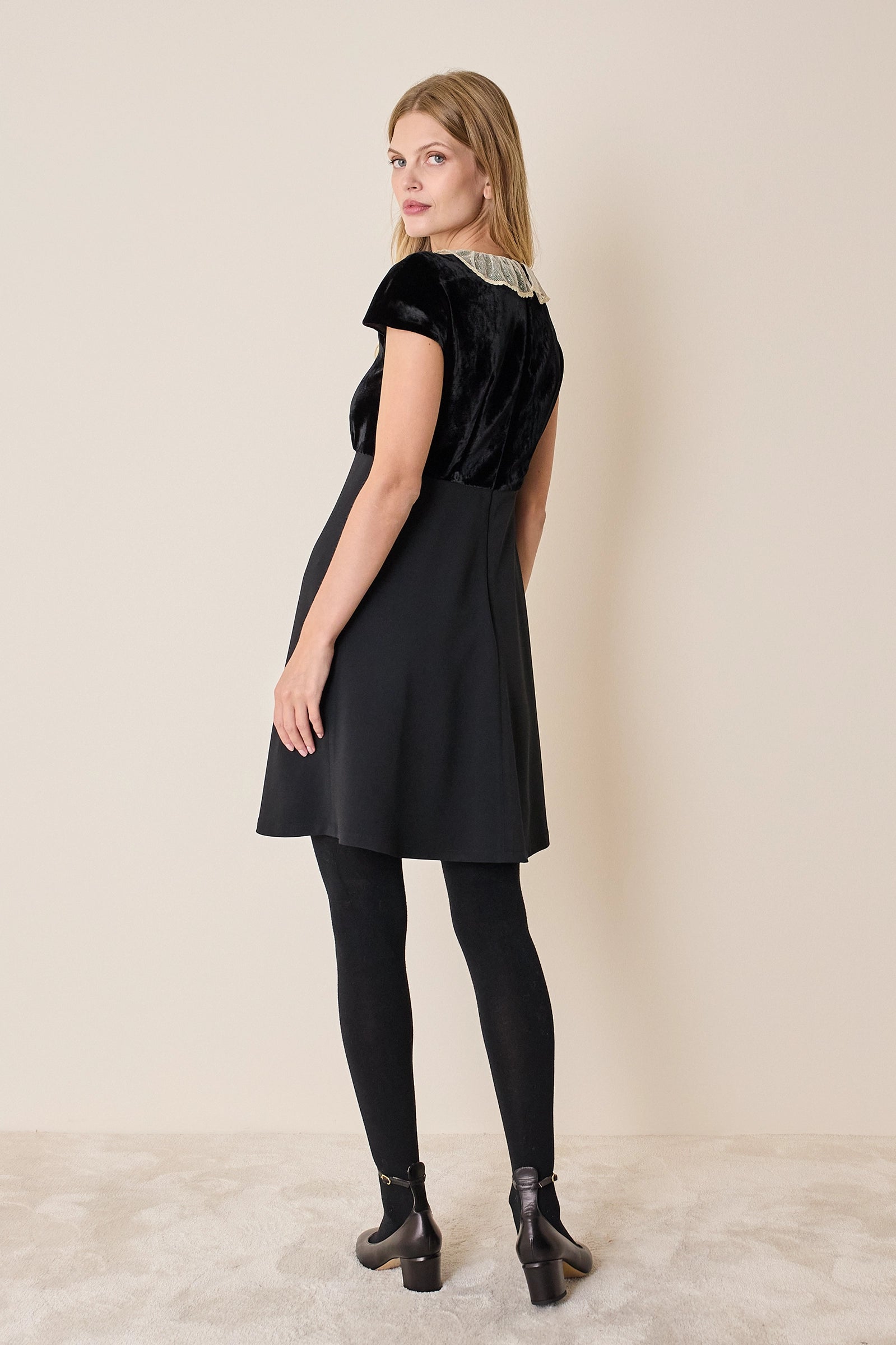 Abito con corpetto in velluto