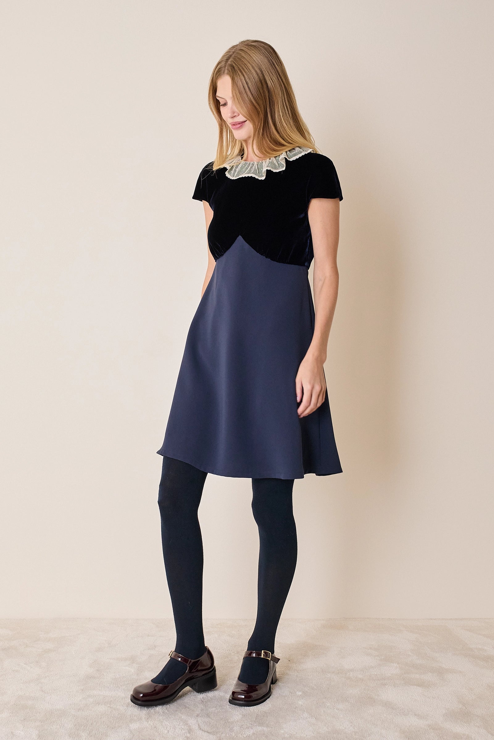 Abito con corpetto in velluto