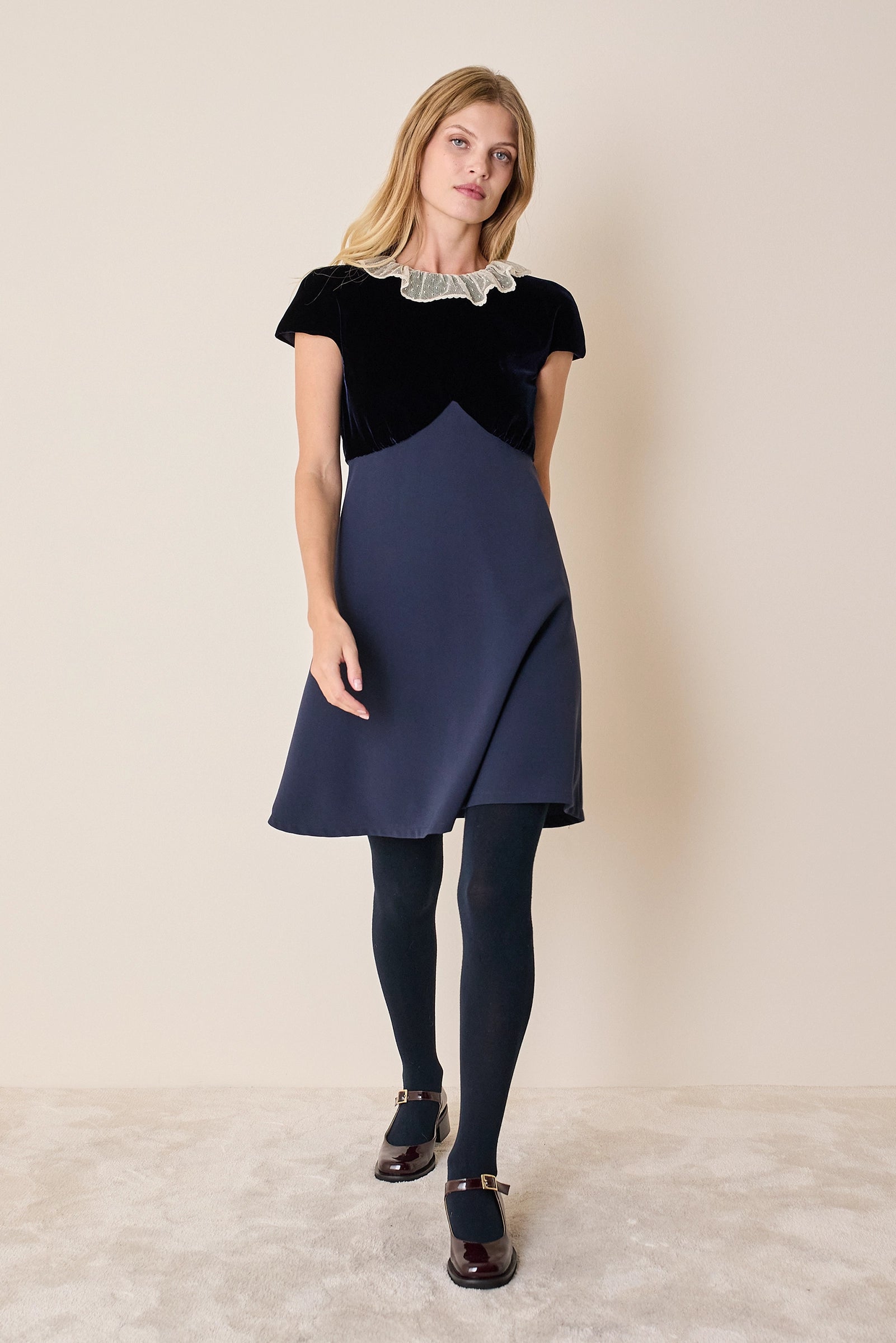 Abito con corpetto in velluto