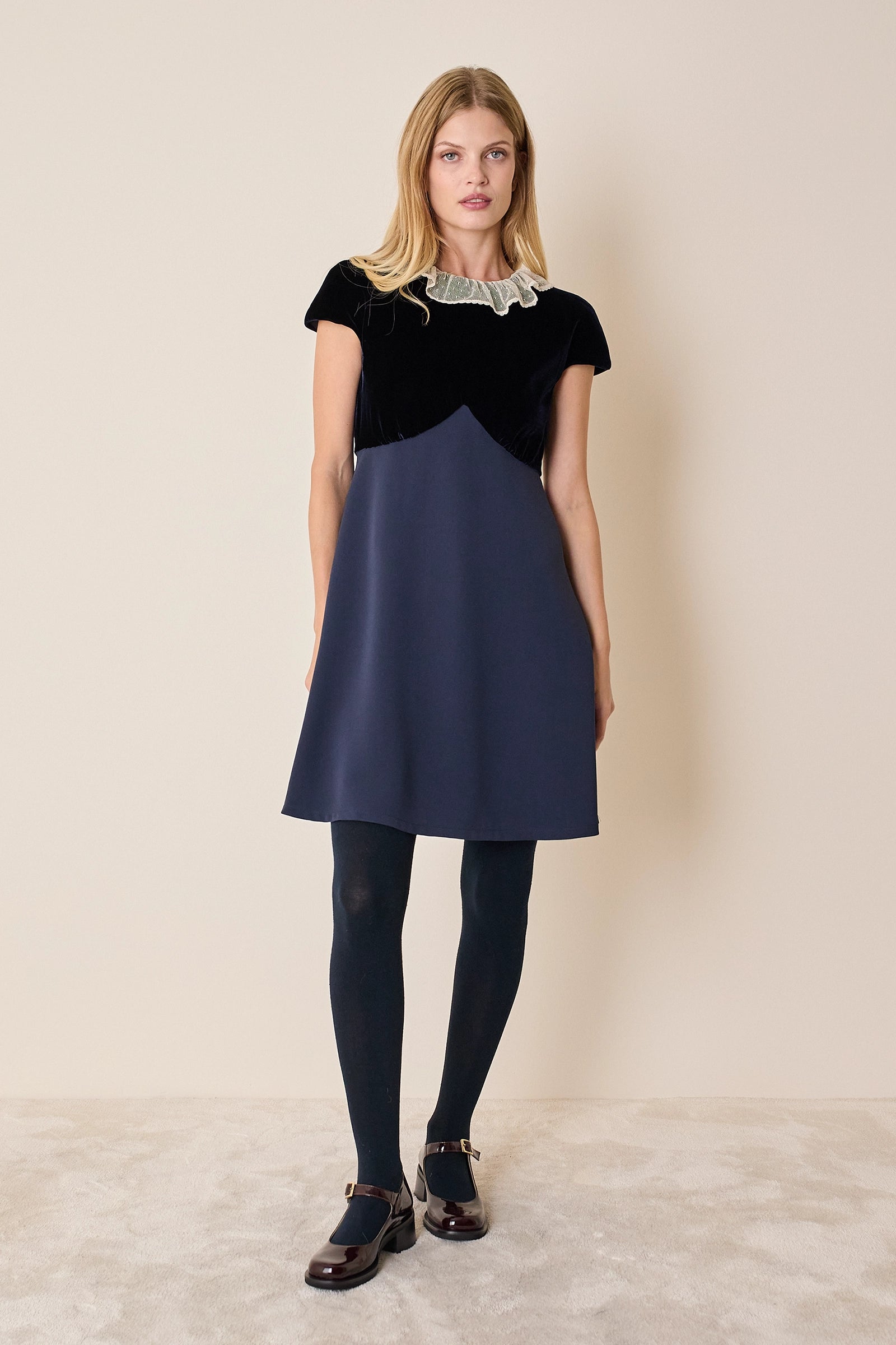 Abito con corpetto in velluto