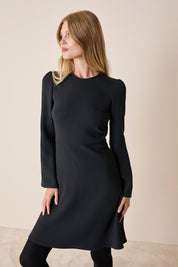 Abito corto con gonna fluida