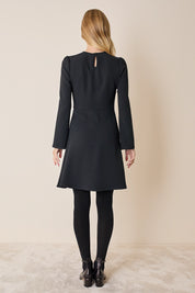 Abito corto con gonna fluida