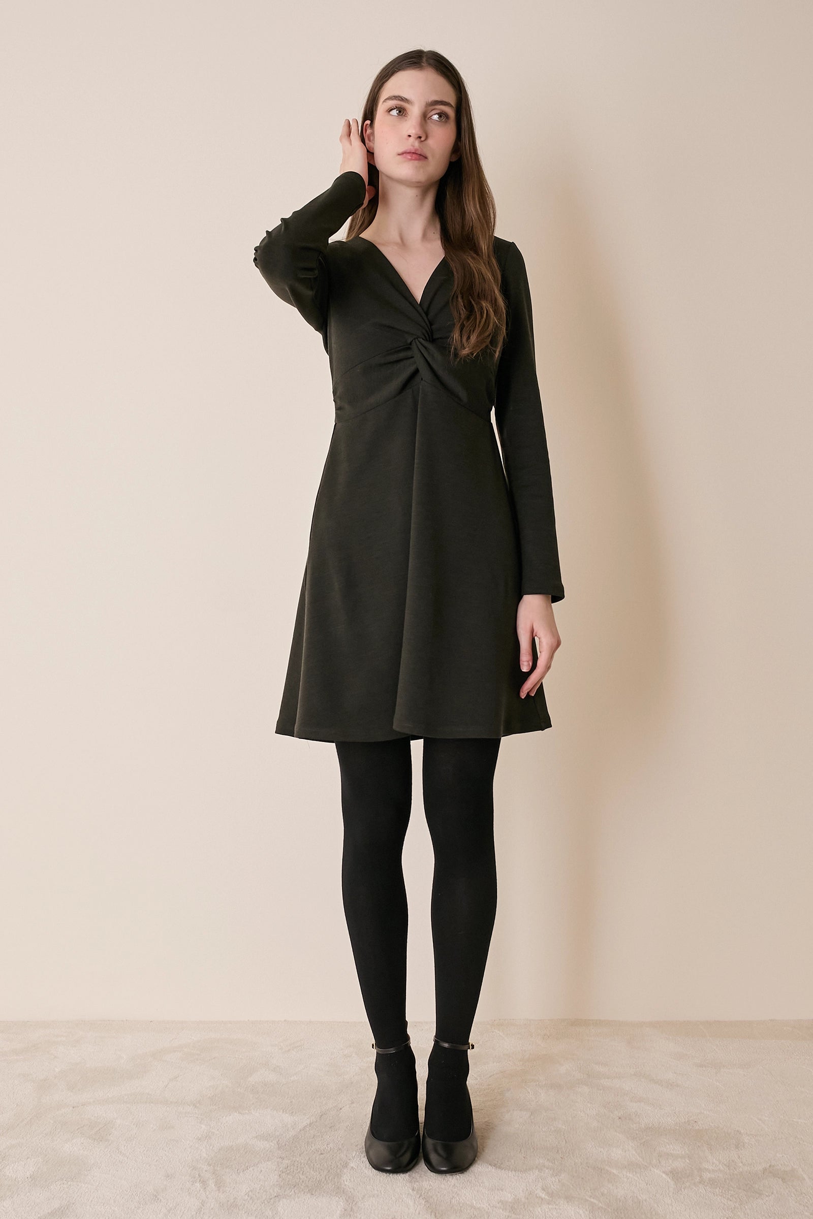 Abito in jersey di lana con scollo incrociato