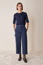 Cropped trousers with elastic waist