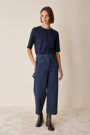 Cropped trousers with elastic waist