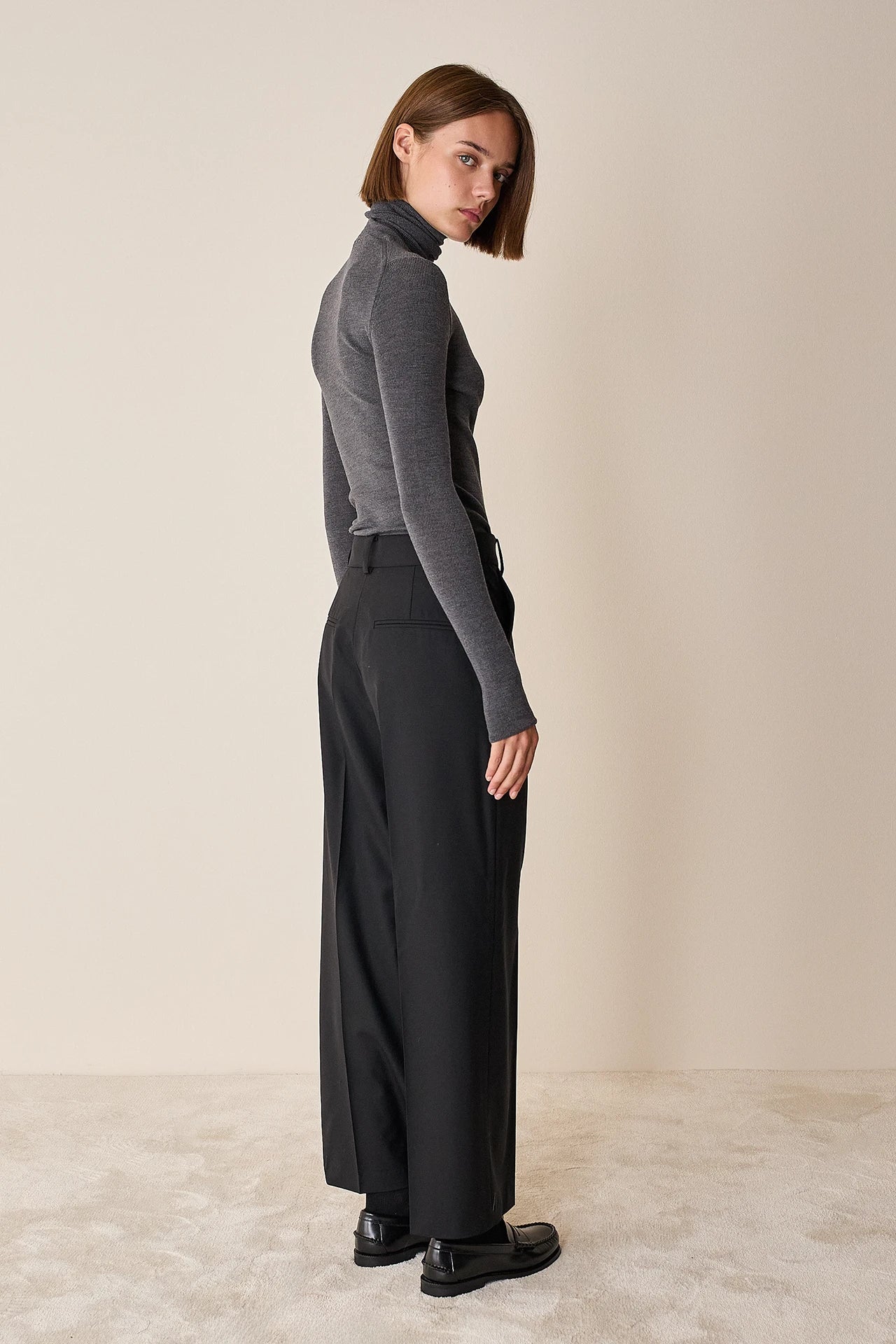 Pantaloni timeless in fresco lana