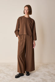 Pantaloni ampi con elastico in vita