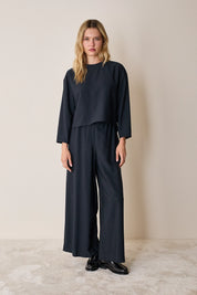 Pantaloni ampi con elastico in vita