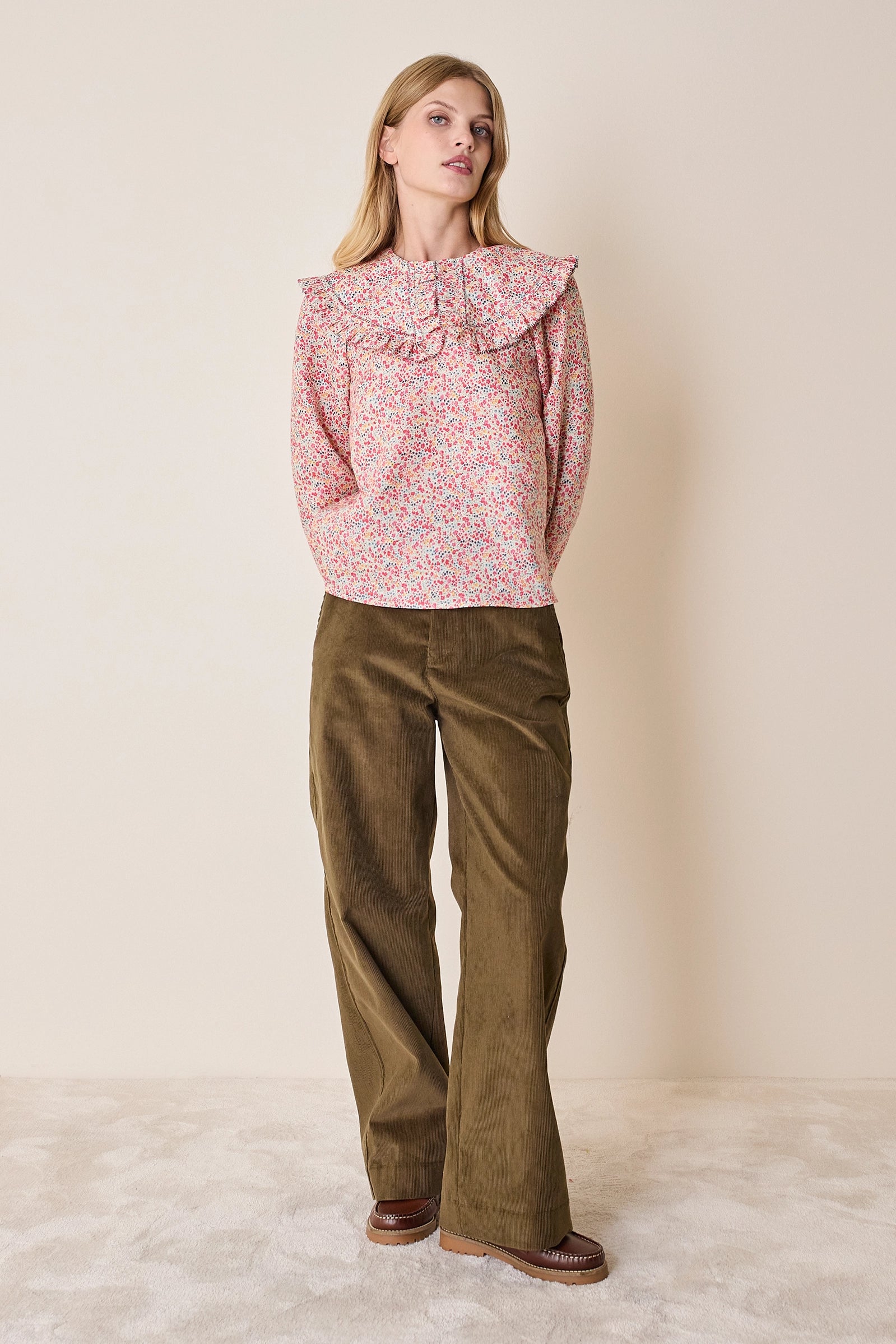 Pantaloni ampi in velluto a coste