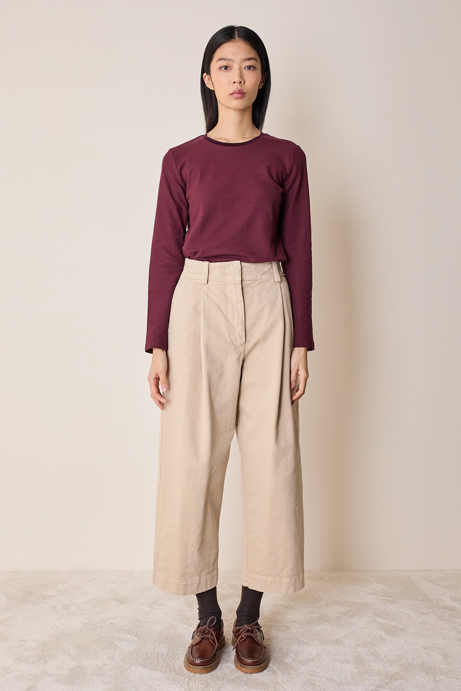 Pantaloni con pinces in gabardine di cotone