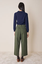 Pantaloni con pinces in gabardine di cotone