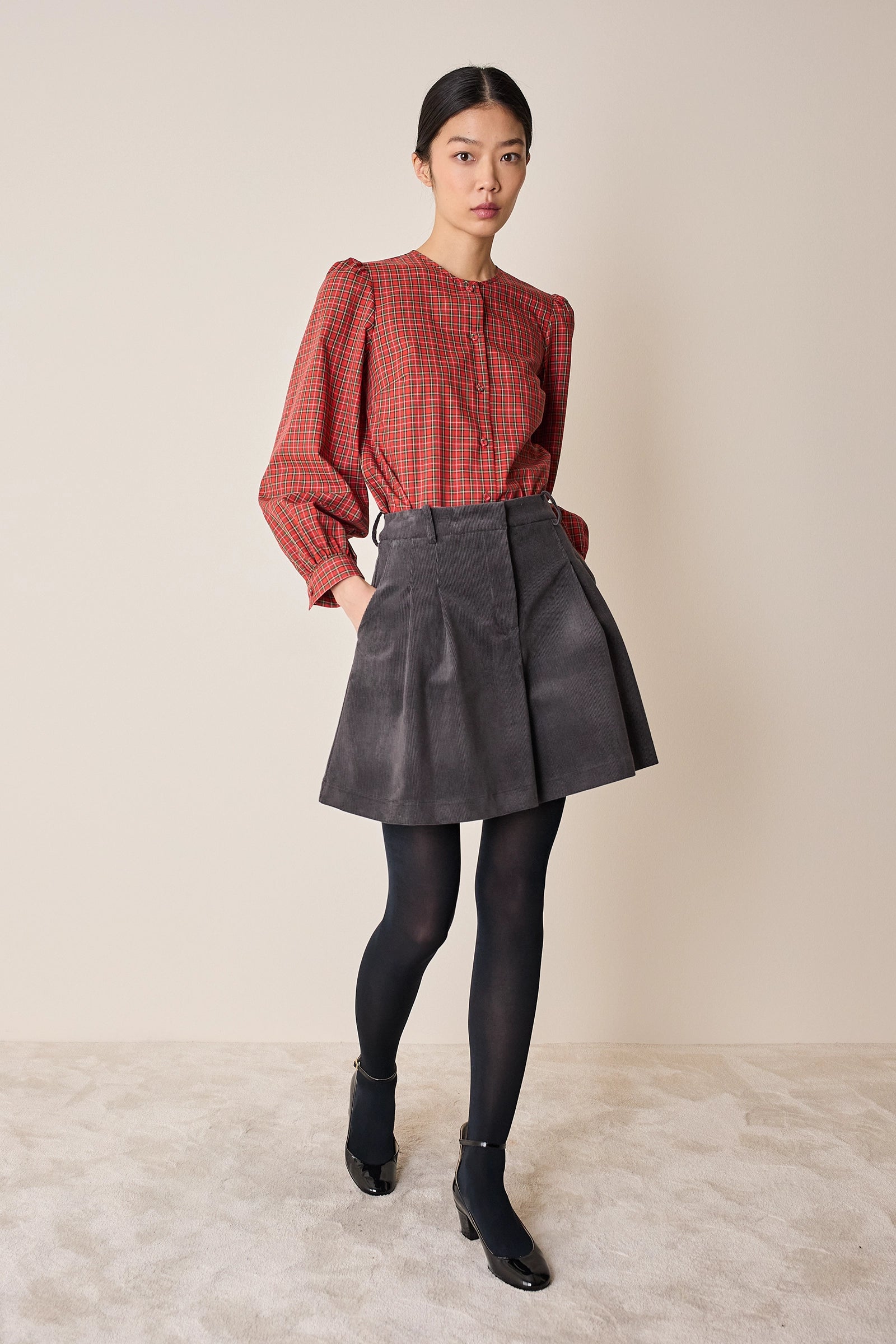 Pantaloncini in velluto a coste con pinces