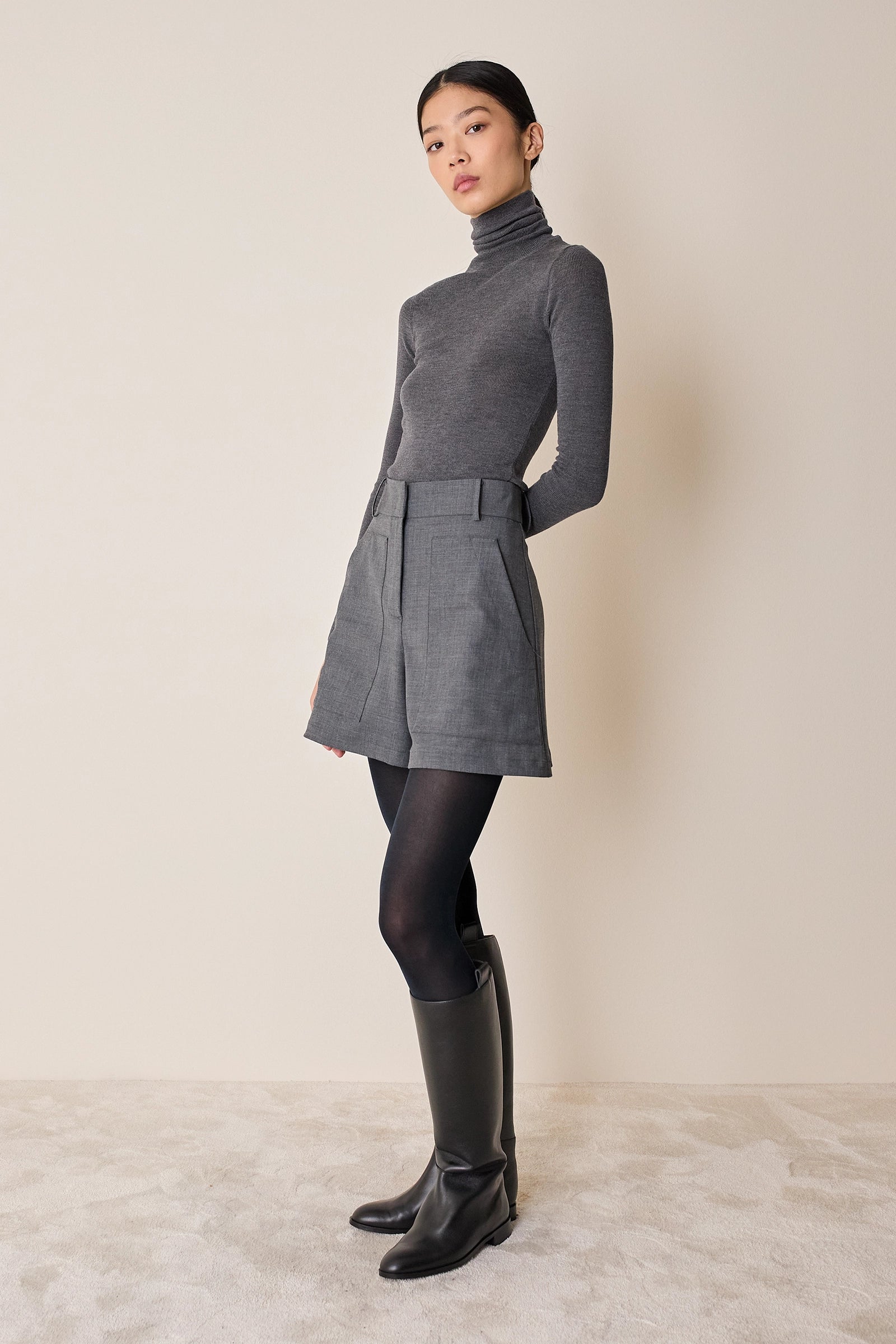 Pantaloni corti in lana stretch