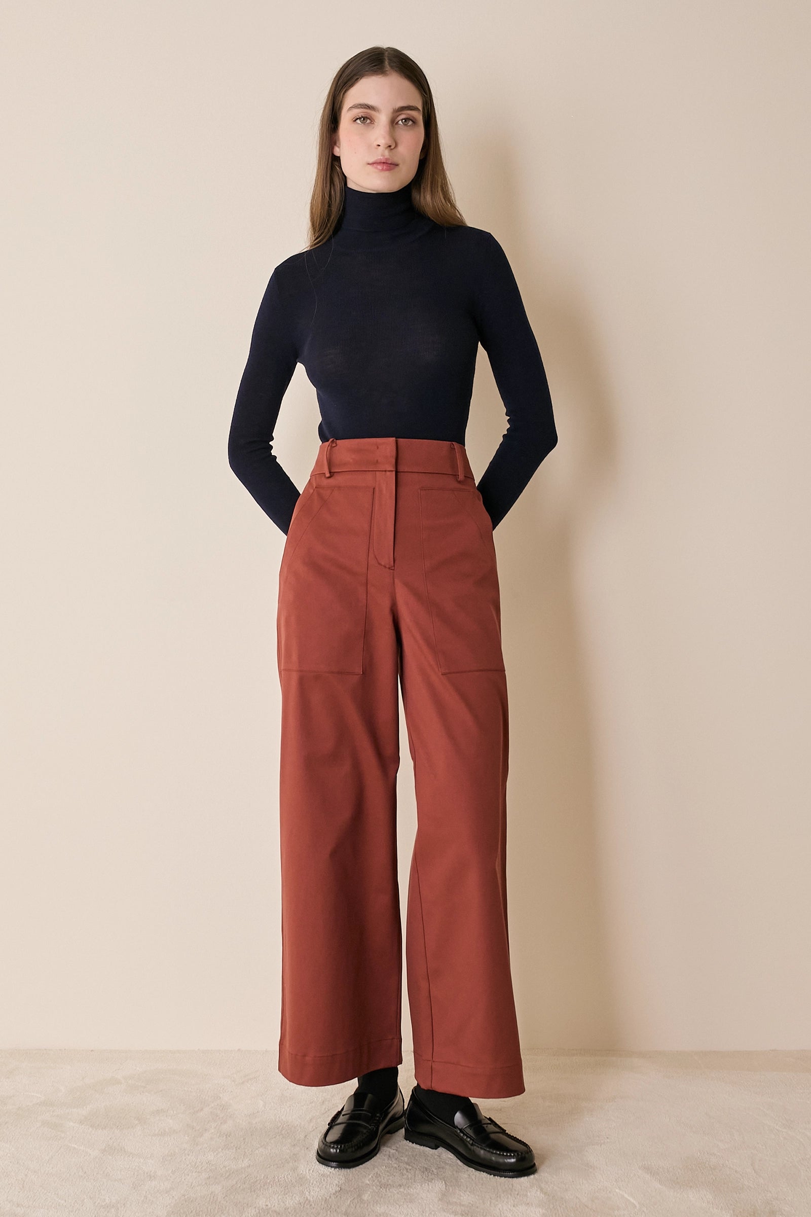 Pantaloni in cotone con maxi tasche