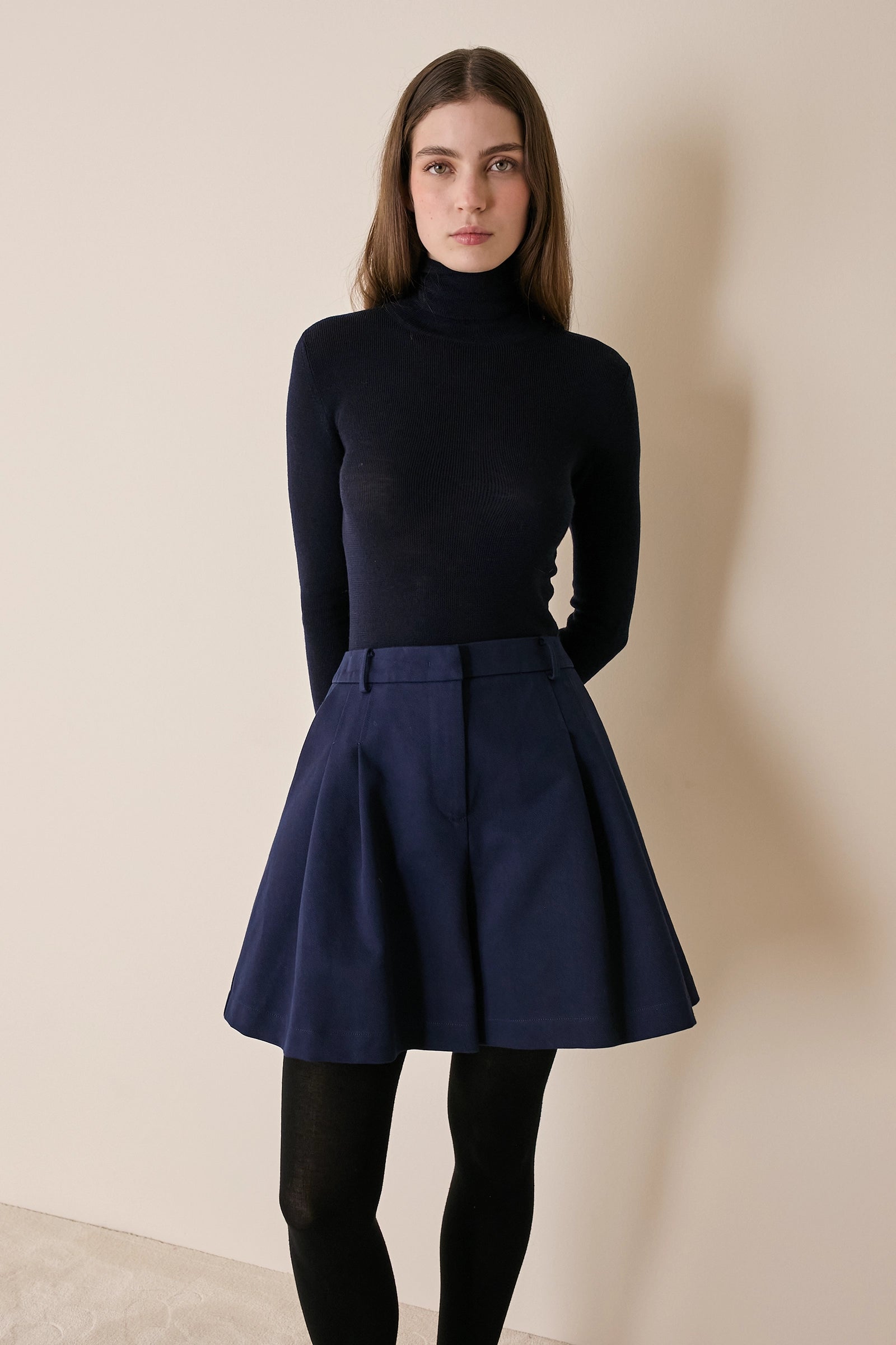 Pantaloni corti in cotone con pinces