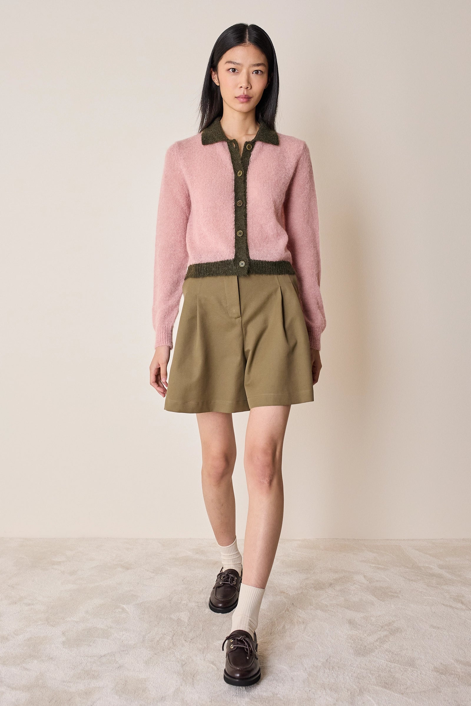 Pantaloni corti in cotone con pinces