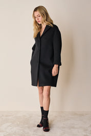 Egg-shaped virgin wool coat