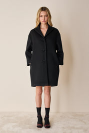 Egg-shaped virgin wool coat