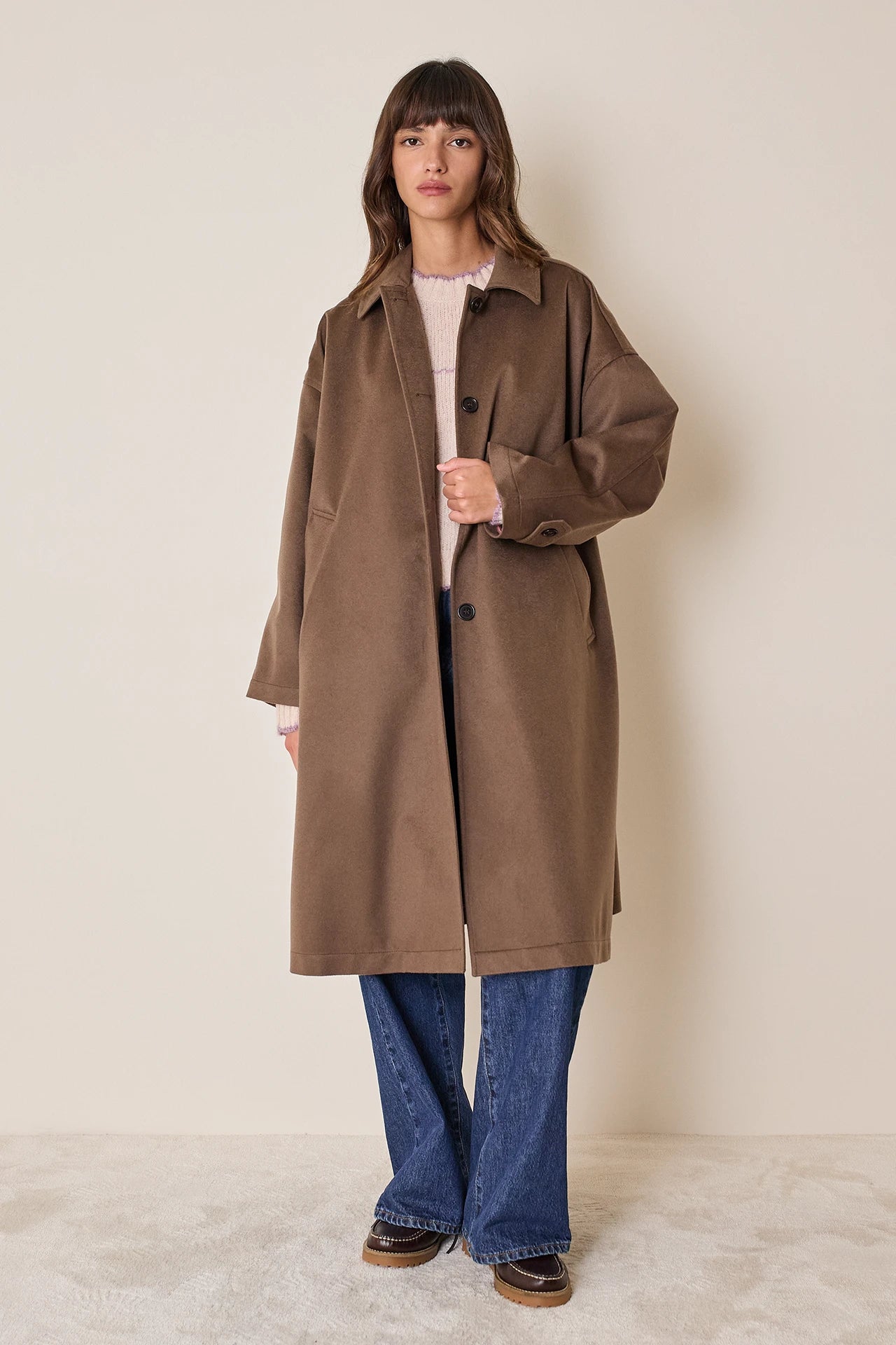 Cashmere coat with coated lining