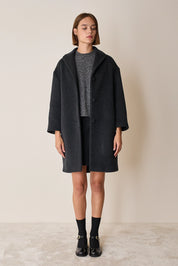 Egg-shaped wool and cashmere coat