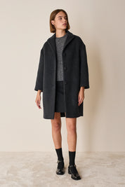 Egg-shaped wool and cashmere coat