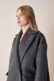 Cappotto doppiopetto in lana e angora