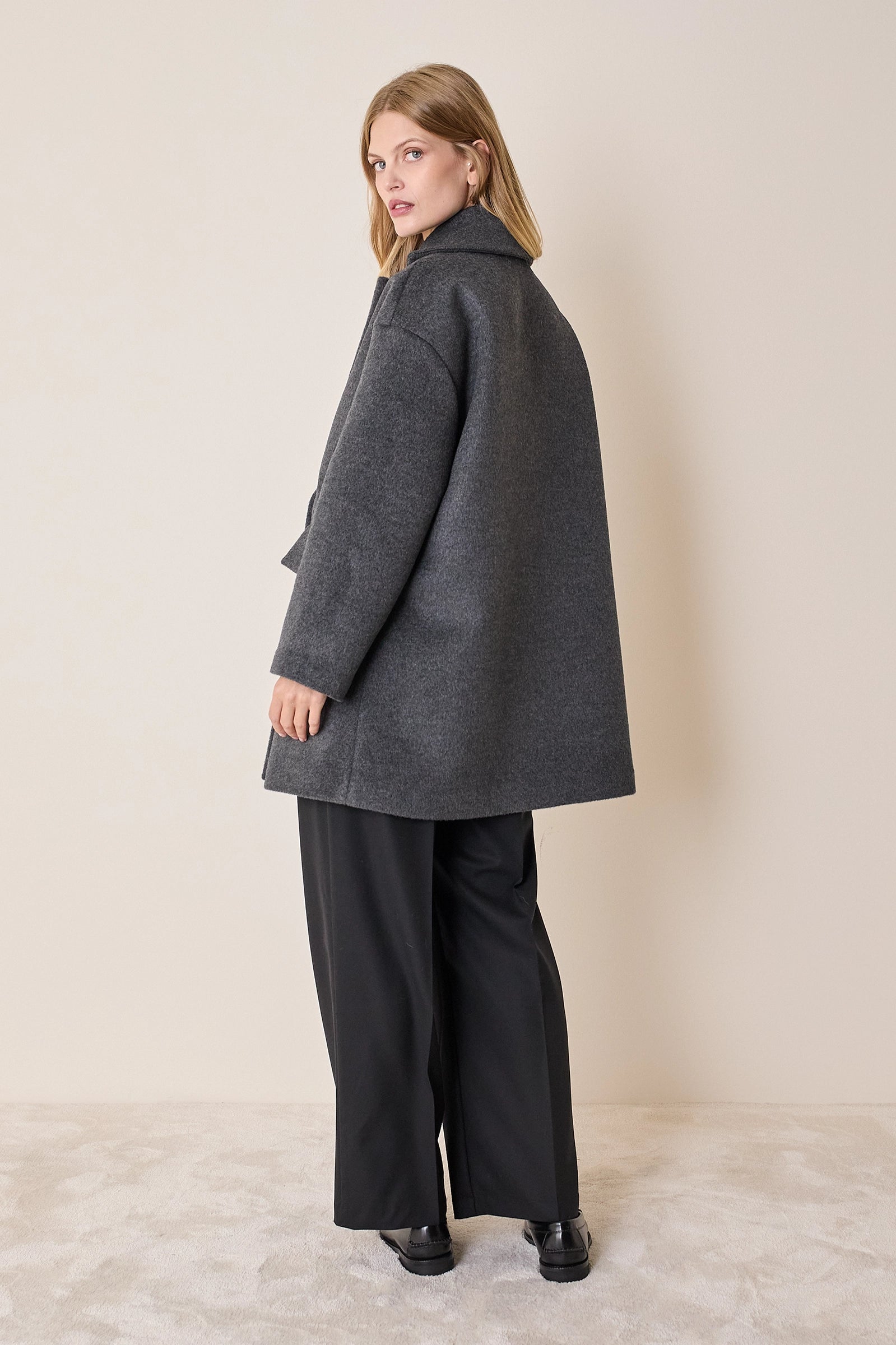 Cappotto doppiopetto in lana e angora