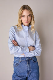 Camicia con colletto volant e profili a contrasto