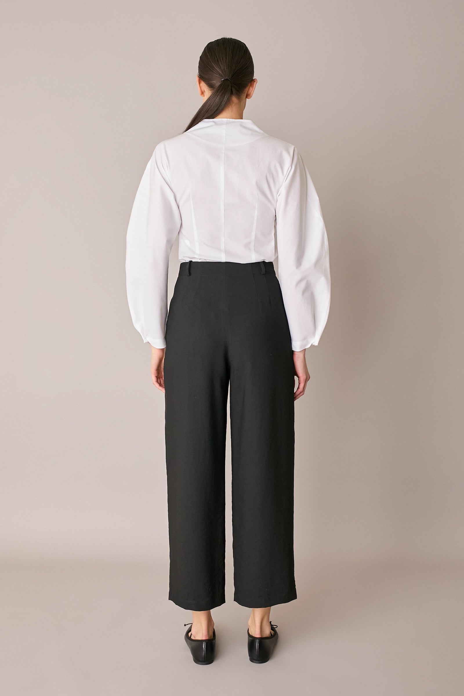 Camicia in cotone con maniche scultoree