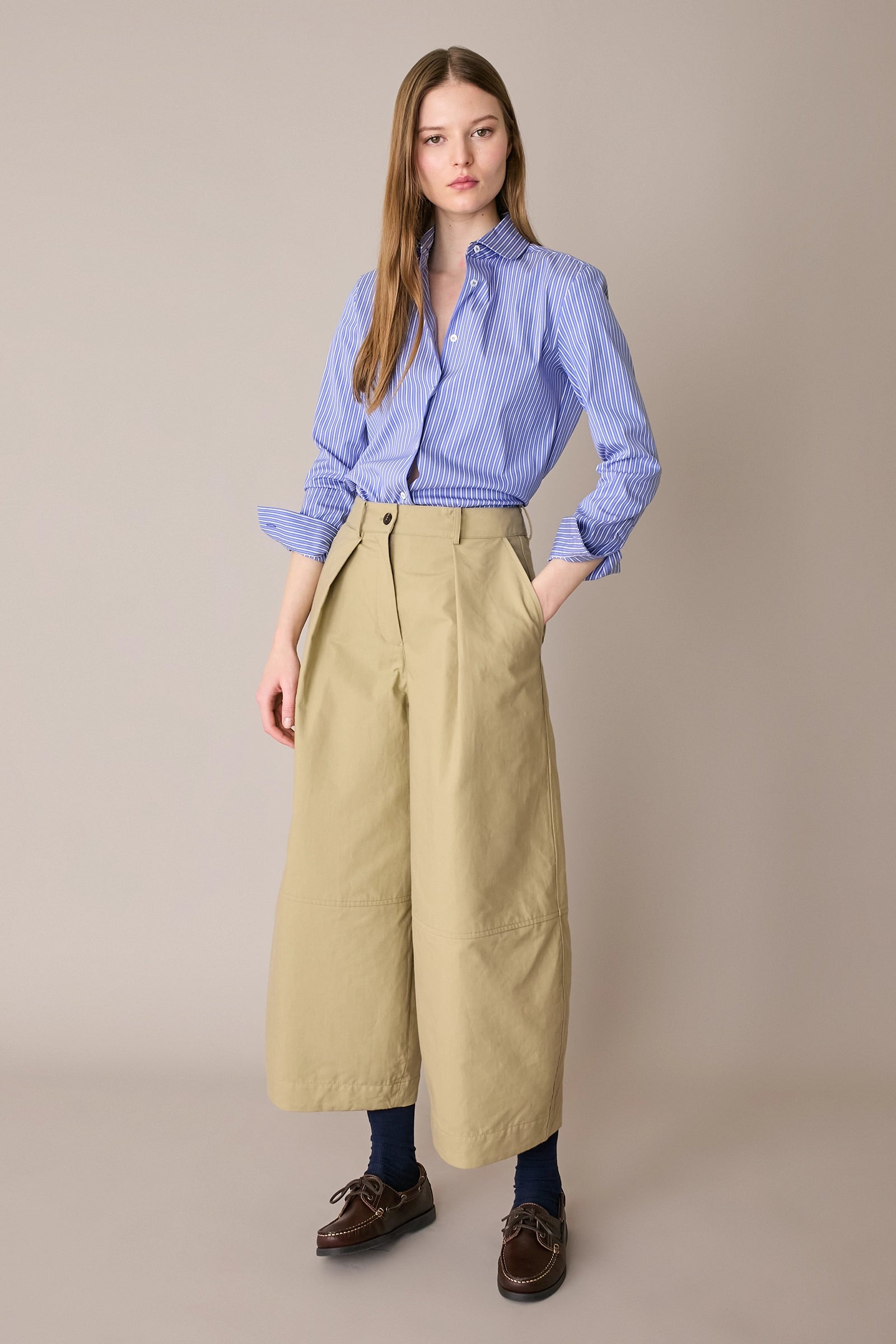 Camicia in cotone stretch con colletto stondato