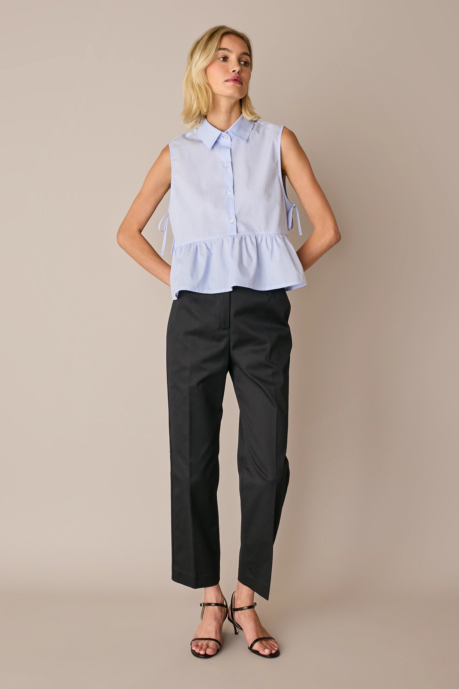 Sleeveless tie-detail blouse