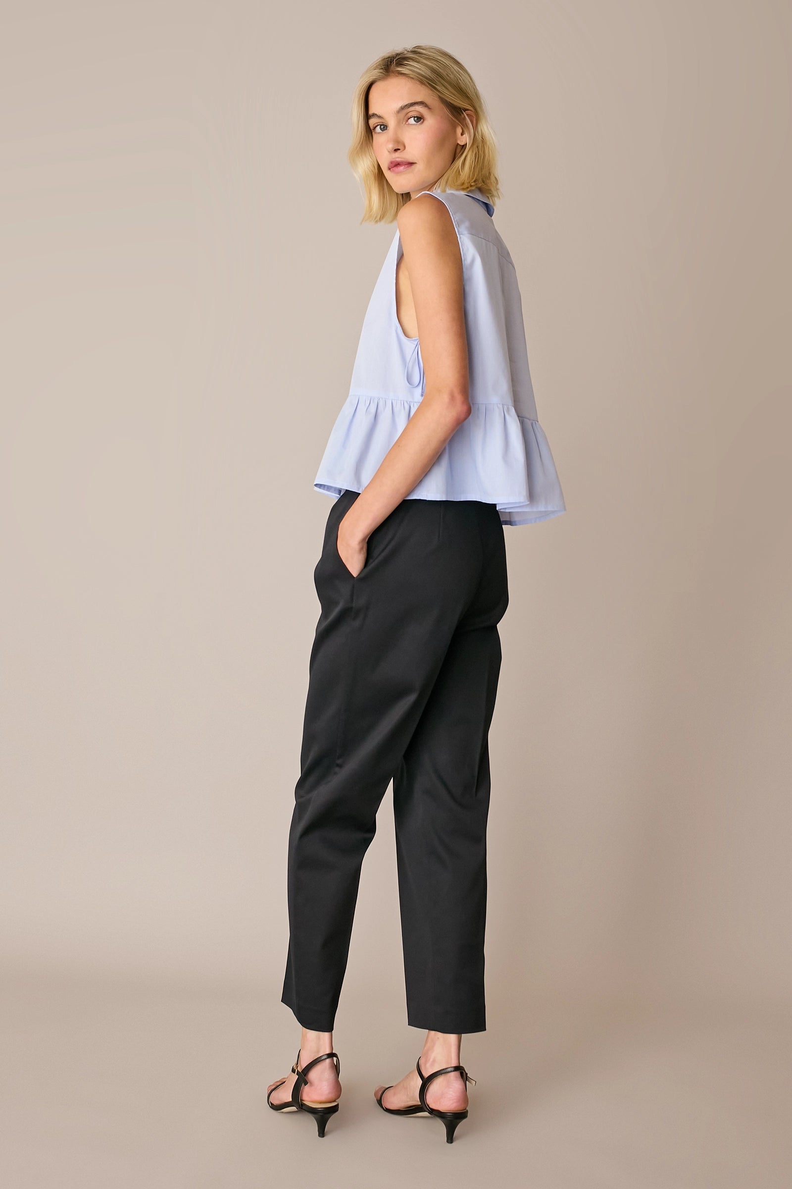 Sleeveless tie-detail blouse