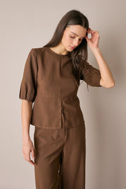 Top con spacco